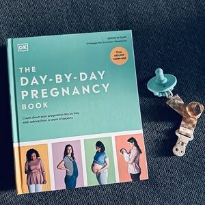 The Day-by-Day Pregnancy Book Hardcover Like New